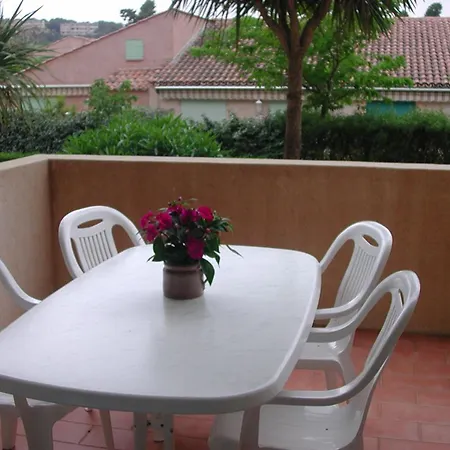 : Agreable 2 Pieces Proche Plage, Terrasse, 4 Personnes - Fr-1-803-17 公寓 *