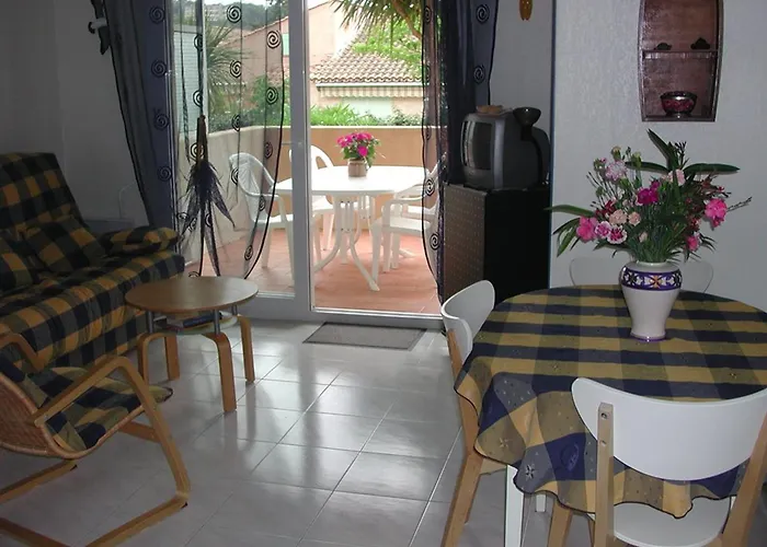 : Agreable 2 Pieces Proche Plage, Terrasse, 4 Personnes - Fr-1-803-17 아파트