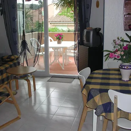 : Agreable 2 Pieces Proche Plage, Terrasse, 4 Personnes - Fr-1-803-17 アパート