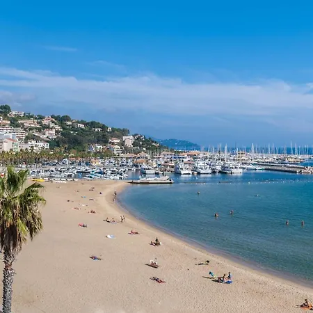 : Agreable 2 Pieces Proche Plage, Terrasse, 4 Personnes - Fr-1-803-17 Le Lavandou