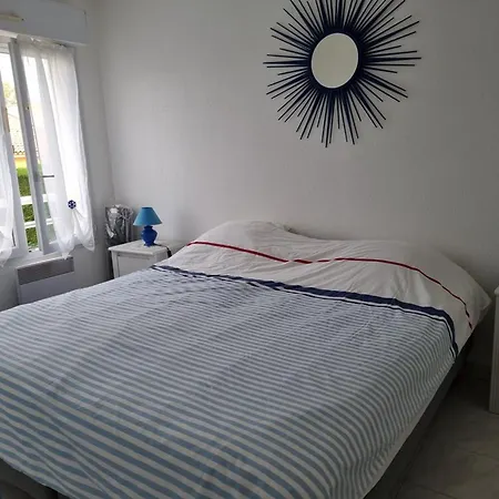 Lejlighed : Agreable 2 Pieces Proche Plage, Terrasse, 4 Personnes - Fr-1-803-17